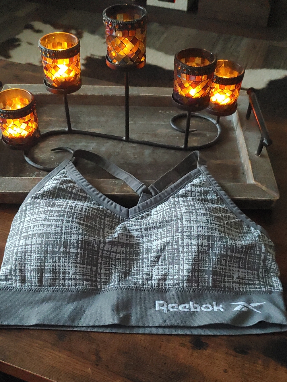 NWOT Reebok XL Grey/white Cross Back Padded Wirefree Sports Bra